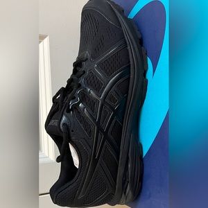 NIB Asics GT-Xpress black/black sz 10